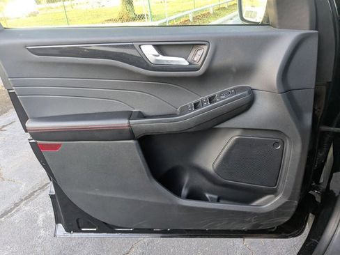 Used 2025 Ford Escape ST-Line FWD image 13