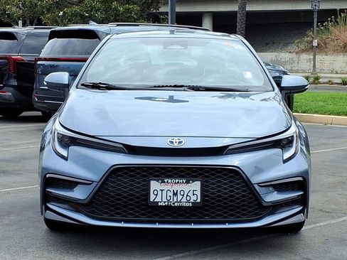 Used 2025 Toyota Corolla SE FWD image 2