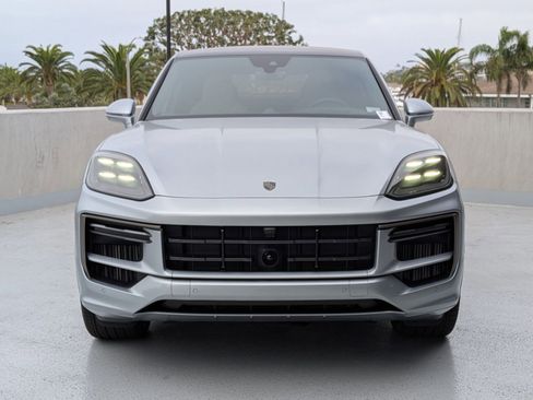 New 2025 Porsche Cayenne Turbo image 6
