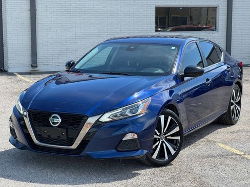 Used 2020 Nissan Altima 2.5 SR FWD image 2