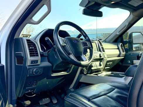 Used 2021 Ford F250 Lariat image 10