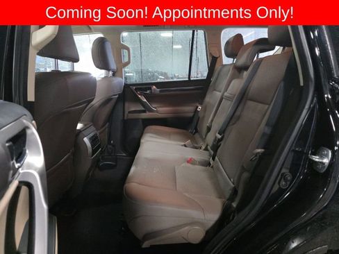 Used 2023 Lexus GX 460 Premium w/ Premium Package image 6