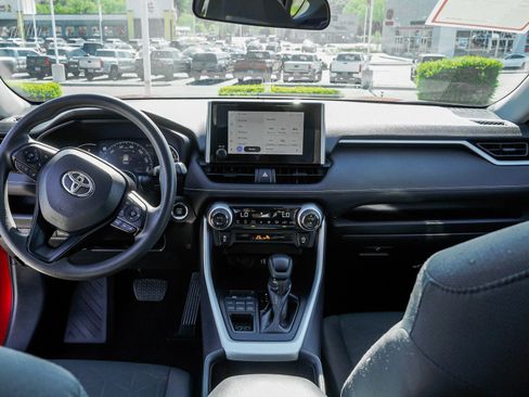 Certified 2024 Toyota RAV4 XLE AWD/4WD image 31