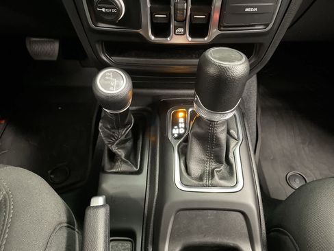 Used 2023 Jeep Wrangler Sport S AWD/4WD image 26