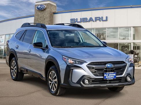 Used 2023 Subaru Outback Premium image 5
