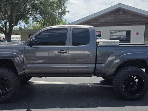 Used 2015 Toyota Tacoma PreRunner w/ SR5 Package RWD image 3