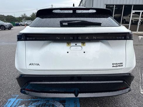 Used 2023 Nissan Ariya AWD image 9