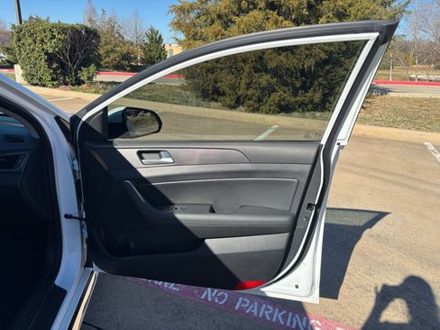 Used 2017 Hyundai Sonata Sport w/ Value Edition Package 02 image 15