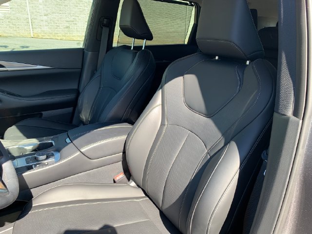 Used 2026 INFINITI QX60 Luxe w/ Cargo Package FWD image 10