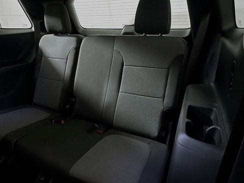 Used 2021 Chevrolet Traverse LS FWD image 25