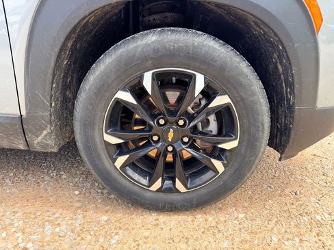 Used 2023 Chevrolet TrailBlazer LT FWD image 13