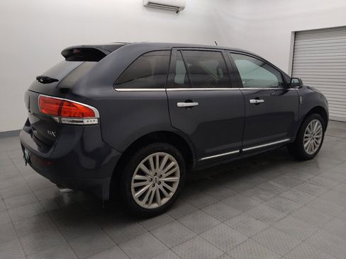 Used 2013 Lincoln MKX FWD image 10