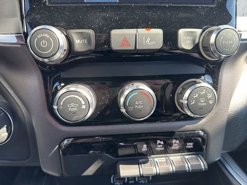 New 2026 RAM 1500 Express AWD/4WD image 21