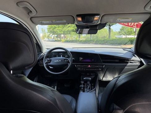 Certified 2025 Kia Niro EX FWD image 42