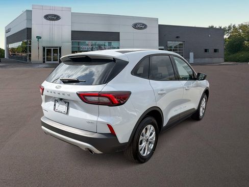 Used 2025 Ford Escape Active AWD/4WD image 11