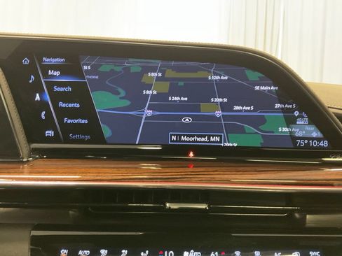 Used 2022 Cadillac Escalade Premium Luxury AWD/4WD image 22