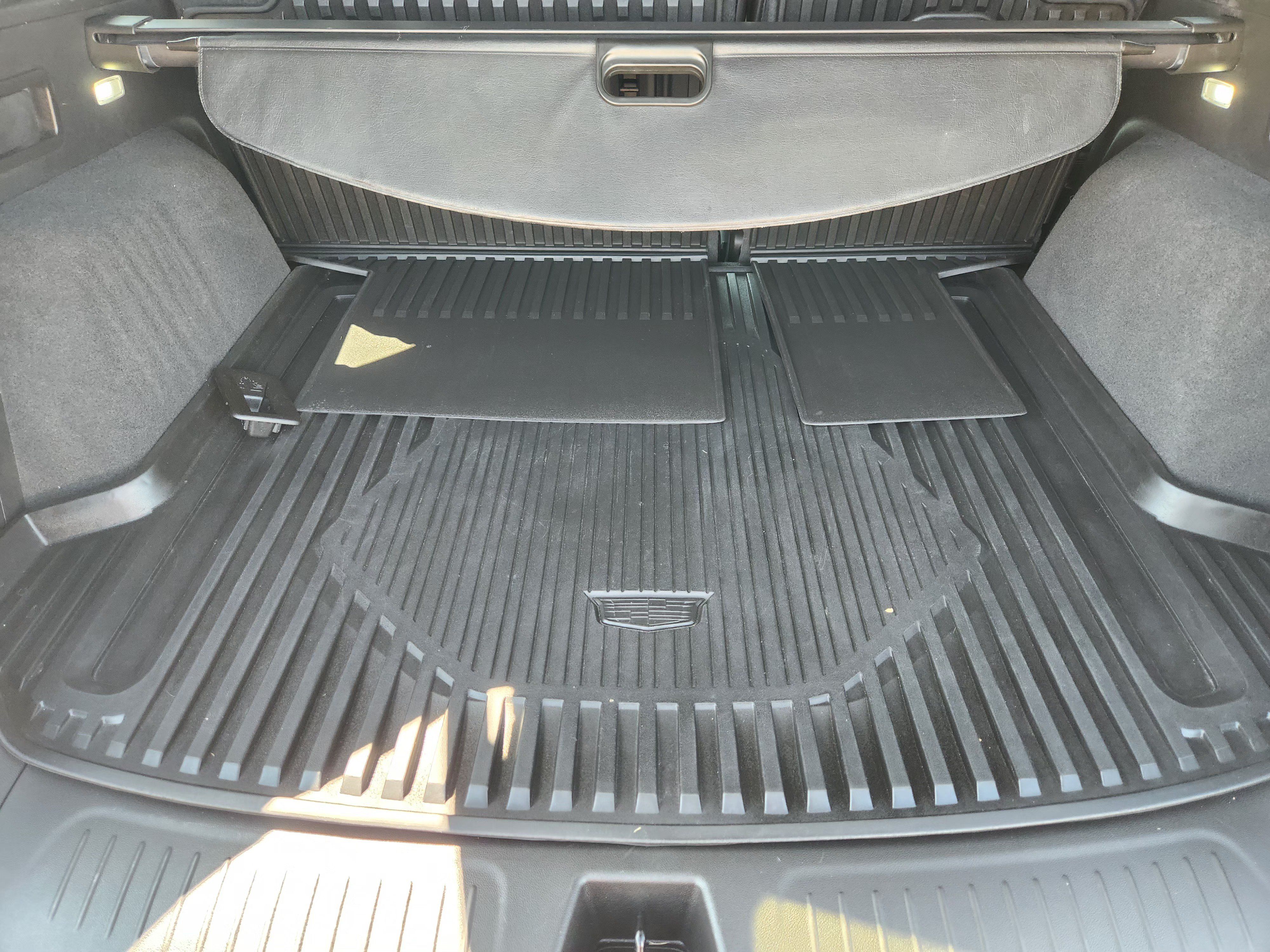 Used 2022 Cadillac XT5 Luxury w/ LPO, Floor Liner Package FWD image 33