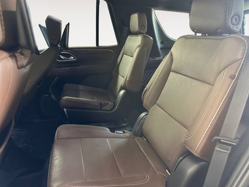 Used 2021 Chevrolet Tahoe High Country w/ Premium Package RWD image 24