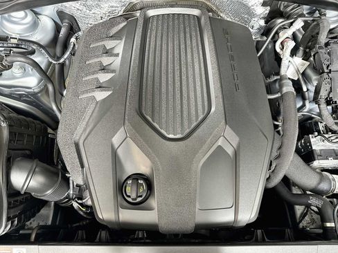 Certified 2026 Porsche Macan AWD/4WD image 31