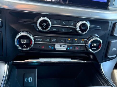 Used 2021 Ford F150 Lariat RWD image 9