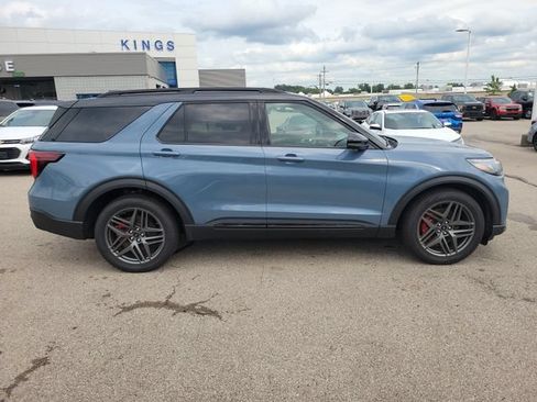 Certified 2025 Ford Explorer ST AWD/4WD image 6
