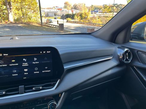 Used 2025 Chevrolet Equinox LT image 30