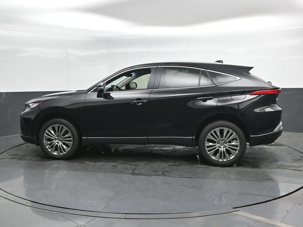 Used 2024 Toyota Venza XLE AWD/4WD image 8
