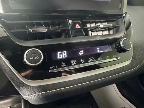 Used 2023 Toyota Corolla SE w/ SE Premium Package image 20