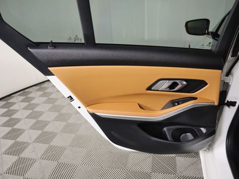 Used 2023 BMW 330i Sedan w/ M Sport Package image 27