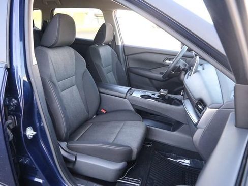 Used 2024 Nissan Rogue SV FWD image 26