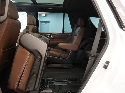 Used 2023 Chevrolet Tahoe High Country AWD/4WD image 32
