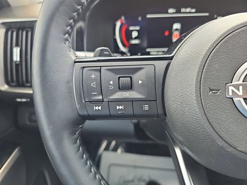 Used 2024 Nissan Pathfinder Platinum w/ Cargo Package image 19