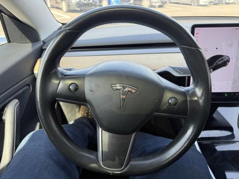 Used 2018 Tesla Model 3 image 23