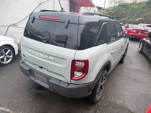 Used 2021 Ford Bronco Sport Outer Banks w/ Outer Banks Package image 3