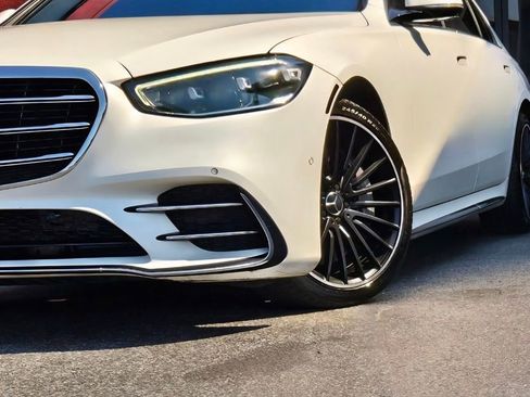 Used 2022 Mercedes-Benz S 500 4MATIC w/ AMG Line Package image 6
