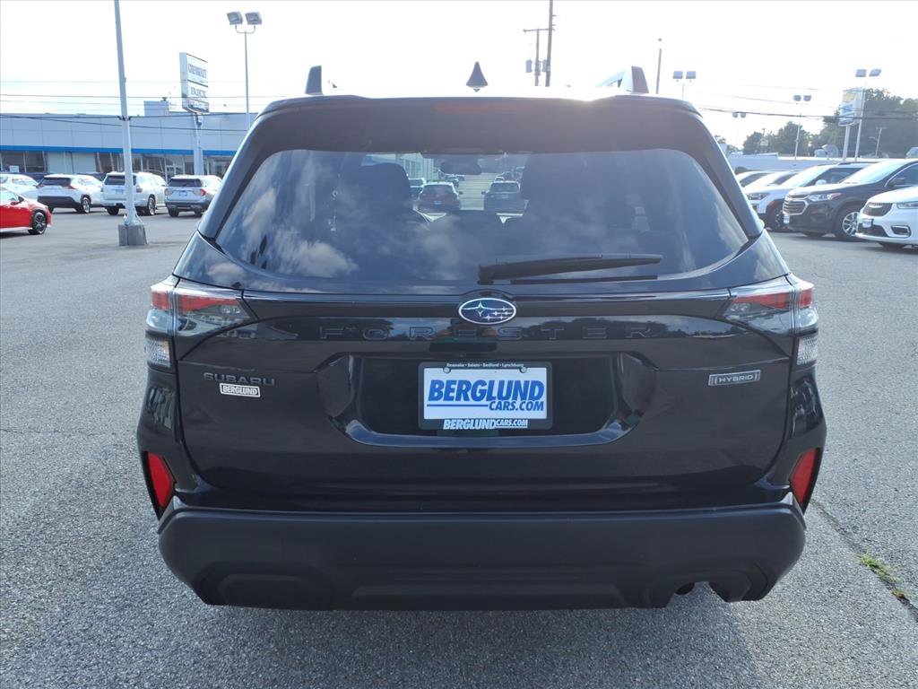 Used 2025 Subaru Forester Premium AWD/4WD image 5