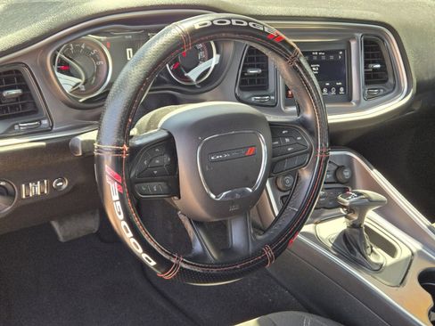 Used 2021 Dodge Challenger SXT RWD image 13