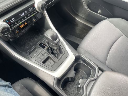 Used 2019 Toyota RAV4 XLE AWD/4WD image 21