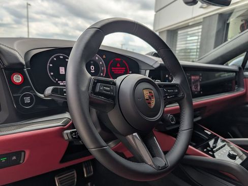 Certified 2025 Porsche Cayenne GTS AWD/4WD image 14