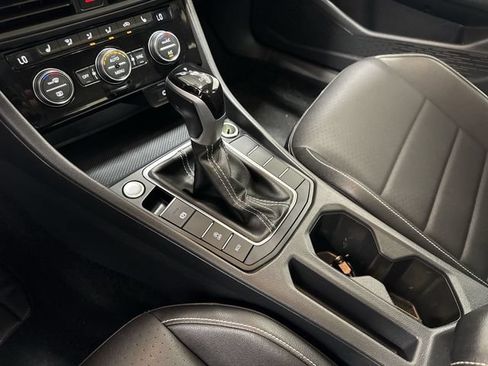 Used 2024 Volkswagen Jetta SE FWD image 20