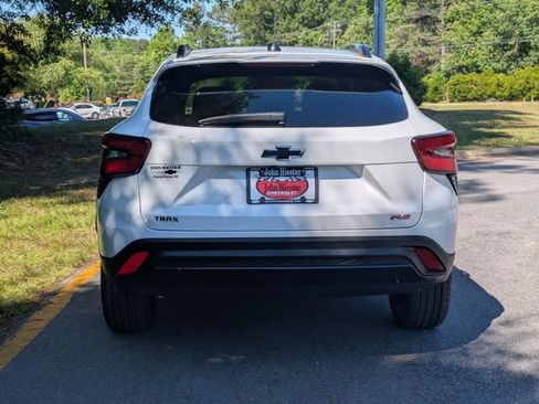 New 2026 Chevrolet Trax RS w/ Sunroof Package FWD image 3