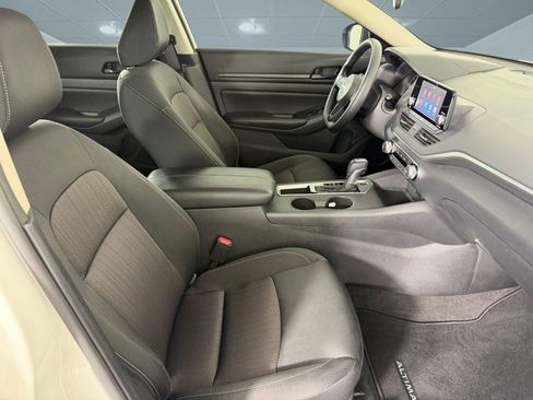 Used 2024 Nissan Altima 2.5 S image 21