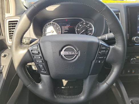 Used 2022 Nissan Frontier SV image 15