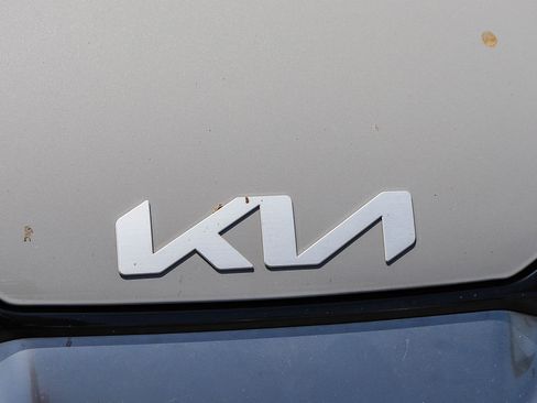 Used 2024 Kia Sportage SX FWD image 4