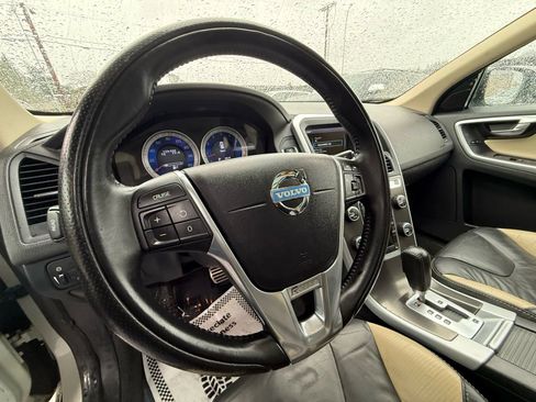 Used 2011 Volvo XC60 T6 R-Design w/ Convenience Pkg AWD/4WD image 20