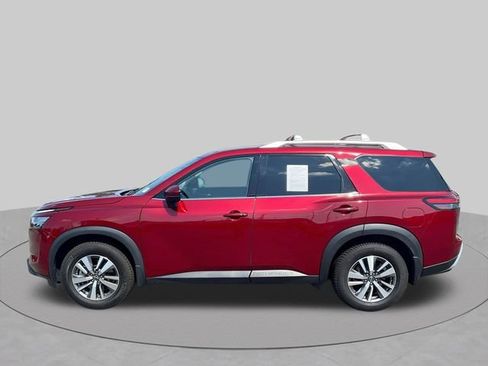 Used 2023 Nissan Pathfinder SL w/ Black Appearance Package AWD/4WD image 7