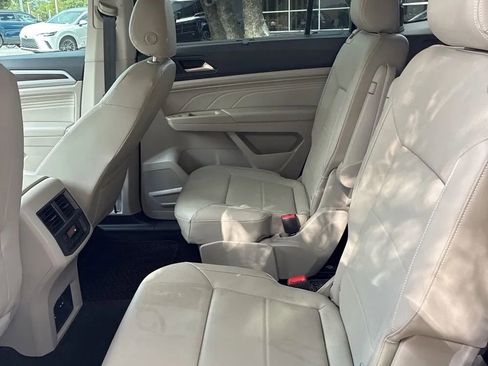 Used 2021 Volkswagen Atlas SE w/ Panoramic Sunroof Package FWD image 9