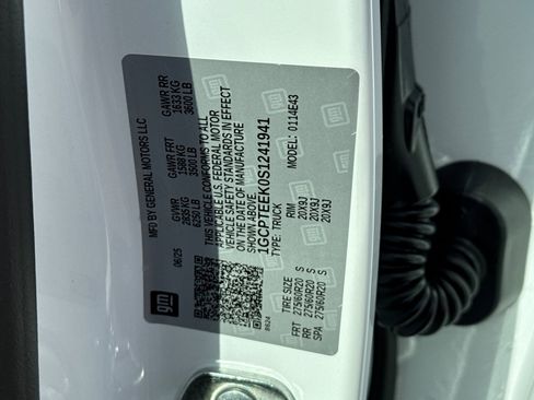 New 2025 Chevrolet Colorado Trail Boss w/ Midnight Edition image 27