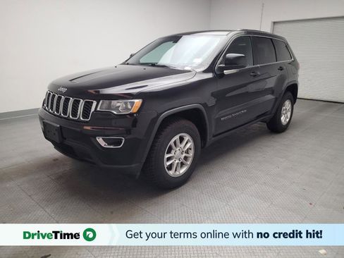 Used 2018 Jeep Grand Cherokee Laredo image 1