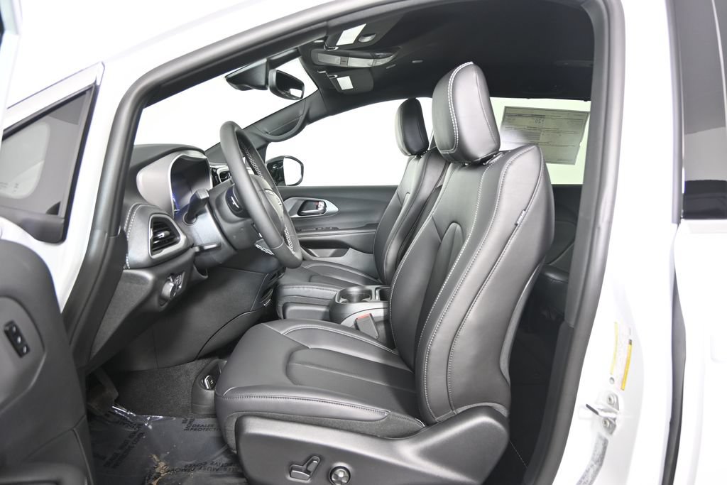 New 2027 Chrysler Pacifica Select AWD/4WD image 22